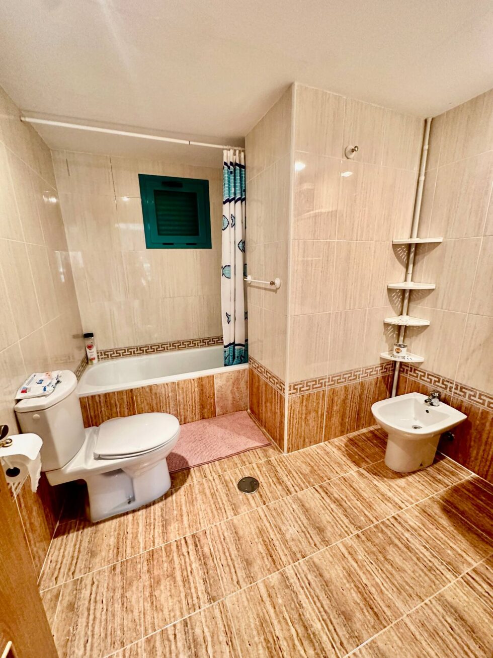 Baño completo en Apartamento en Villajoyosa – Valencia